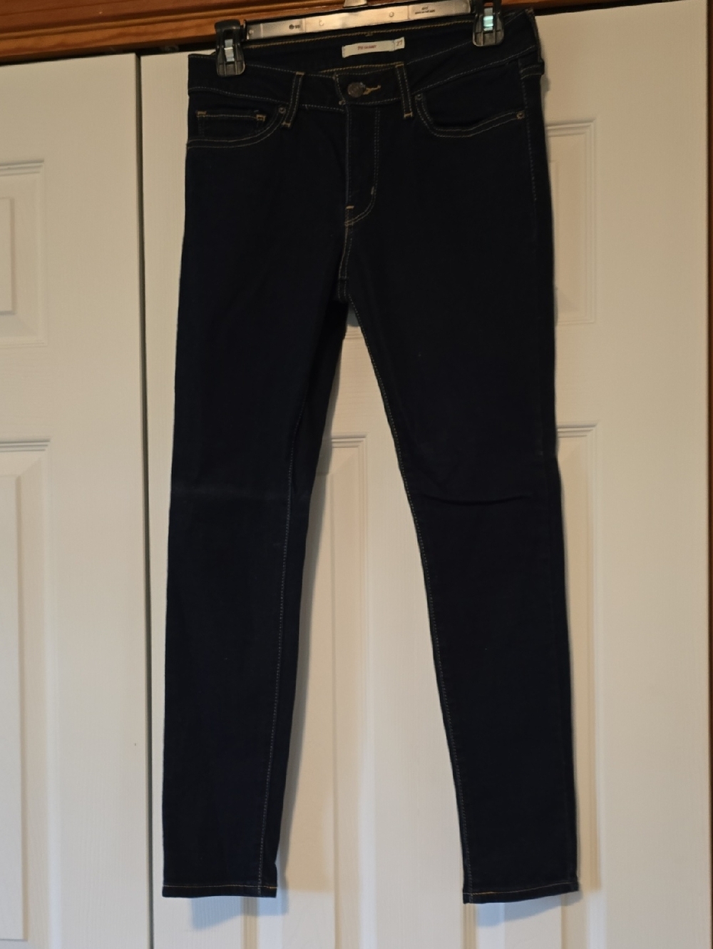 Size 27 Levis 711 Skinny Jeans
